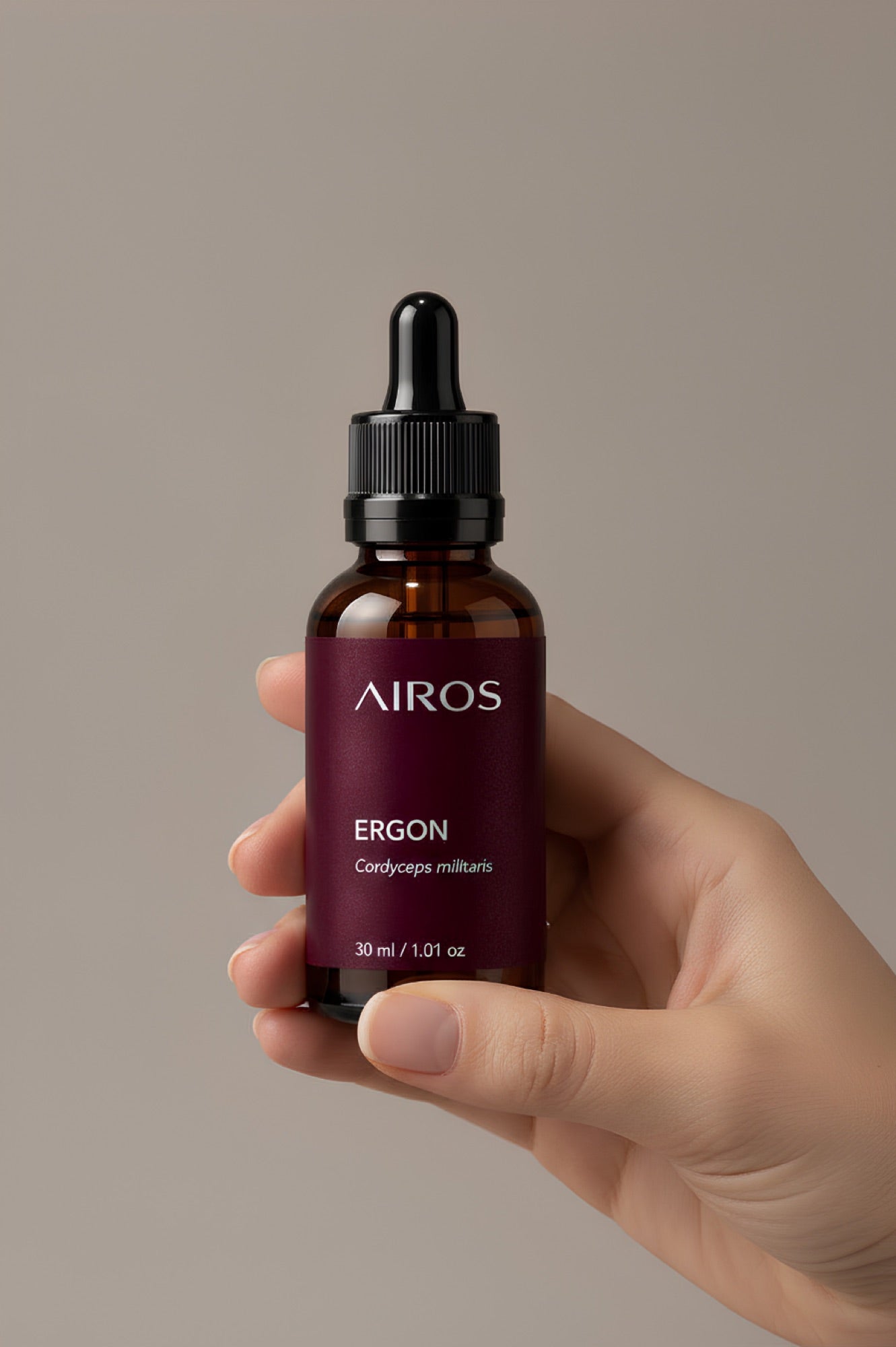 ERGON™ S–03 na mão