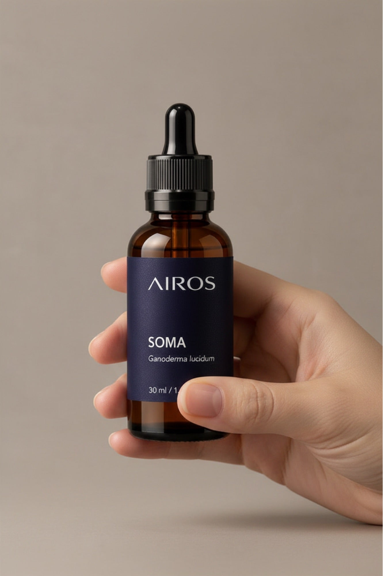 SOMA™ S–02 na mão