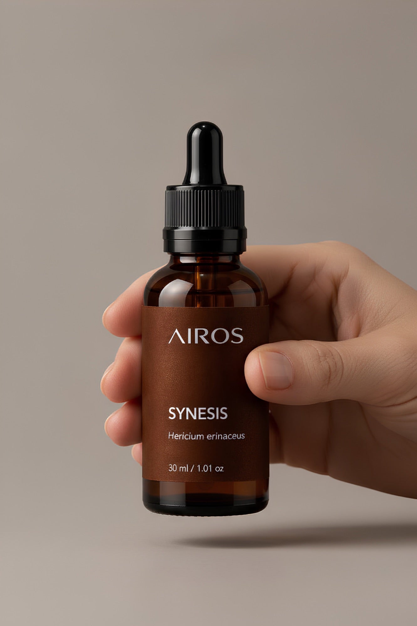 SYNESIS™ S–01 na mão